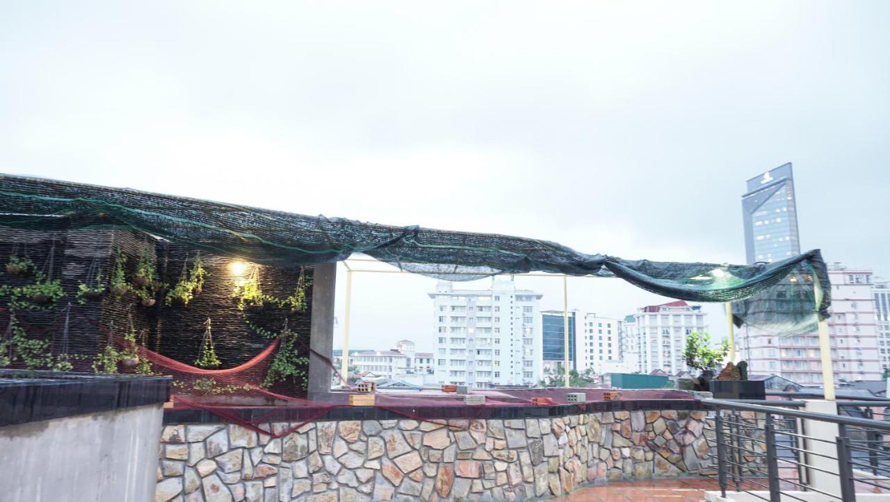 Hung Long Hostel Hue Buitenkant foto