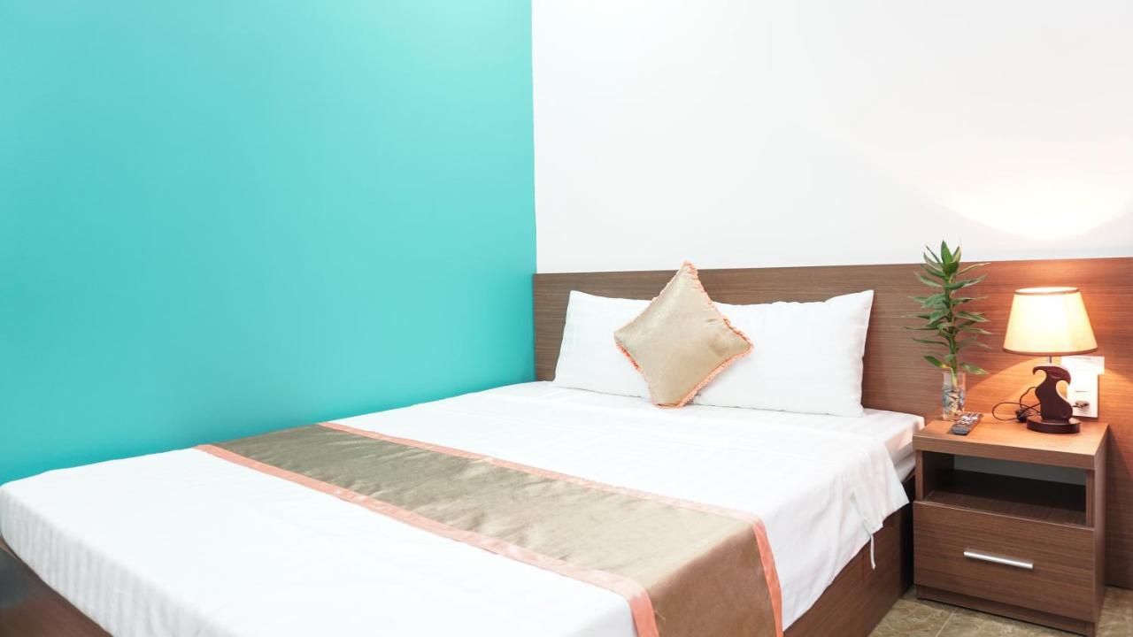 Hung Long Hostel Hue Buitenkant foto