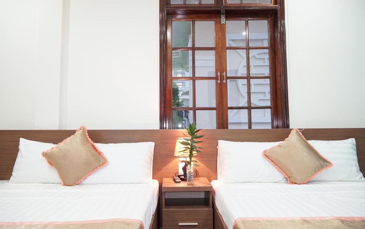 Hung Long Hostel Hue Buitenkant foto