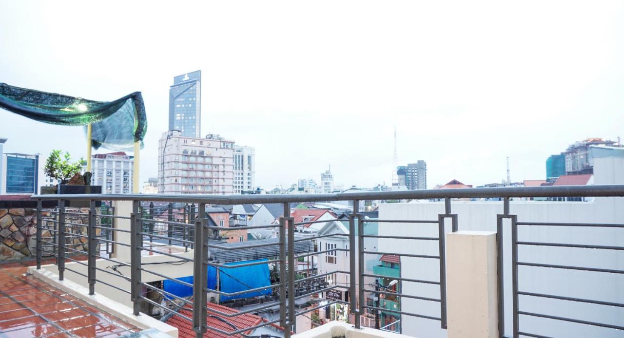 Hung Long Hostel Hue Buitenkant foto